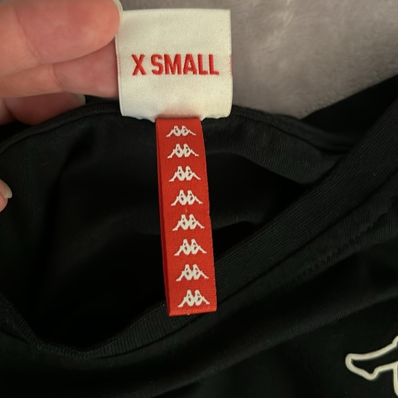 EUC Women’s XS Kappa Banda tee black and white - Picture 6 of 6